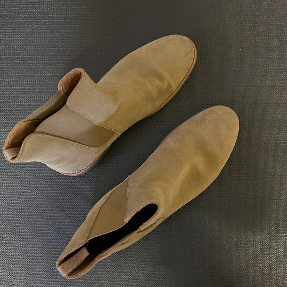THE TAUPE CREPE CHELSEA BOOTS - 8 US / EU 41 | ORO Los Angeles - Picture 2 of 10
